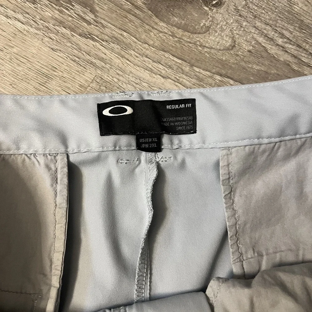Oakley Grey Short Regular Fit Quick Dry XL 38x5